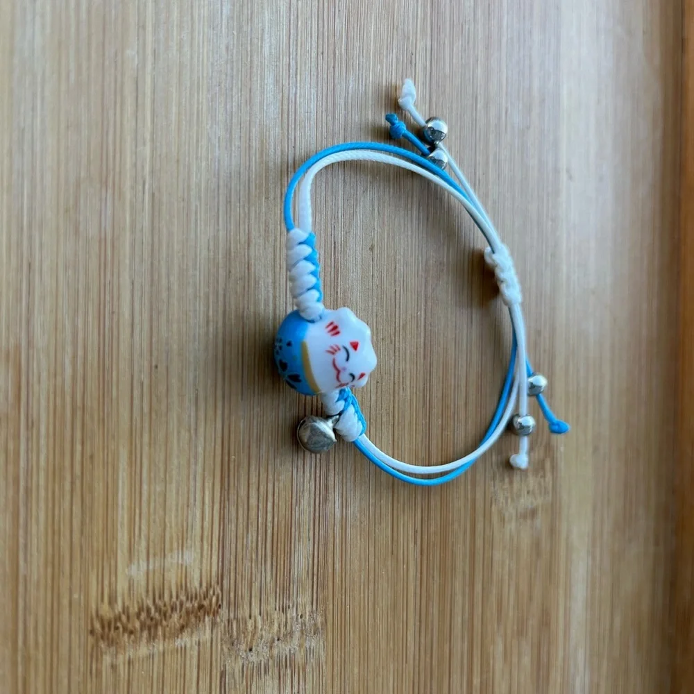 Lucky Cat Maneki Neko Charm Light Blue and White Handmade Bracelet - Picture 8 of 8